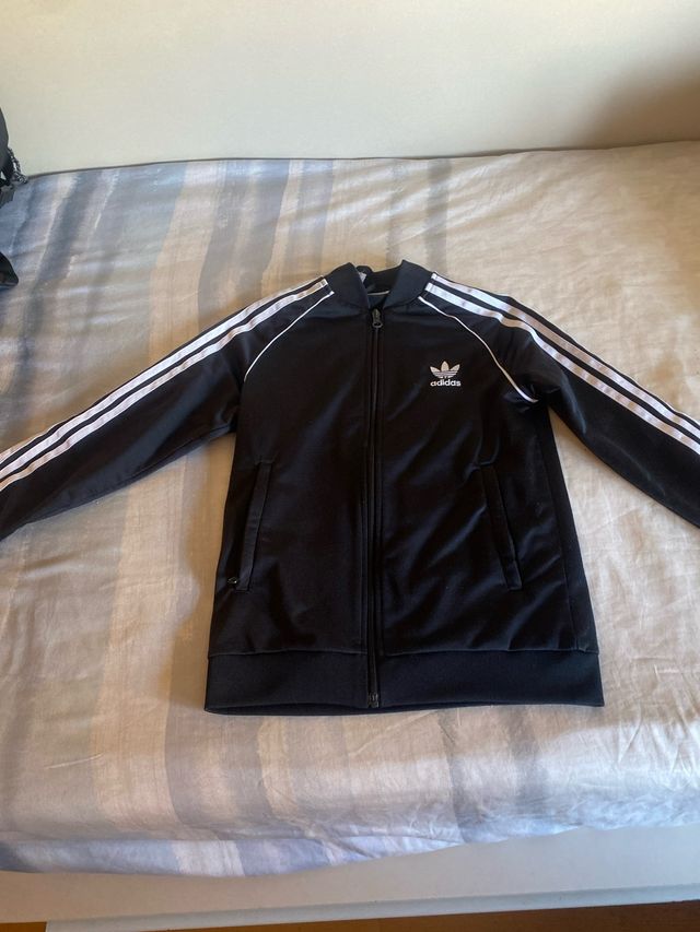 Chaqueta Adidas negra niño talla M Original cómoda