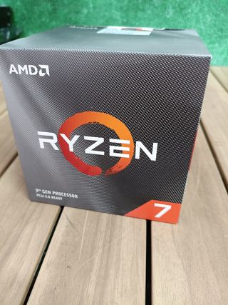 AMD Ryzen 7 3700X, Procesador con Disipador