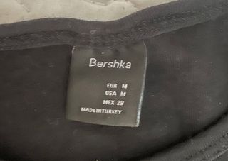 Camiseta Bershka Negra Manga Larga Talla M