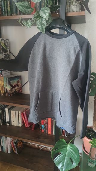 Jersey gris y negro, talla L, Pull&Bear