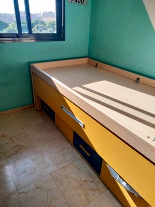 Cama infantil con cajones