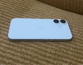 iPhone 16 Blanco. usado durante 6 meses 