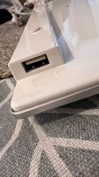 Teclado marca Matias Aluminio y Blanco