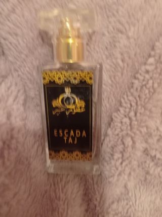 Perfume de mujer Escada Taj Negro y Dorado