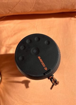 Altavoz Bluetooth Negro y Naranja