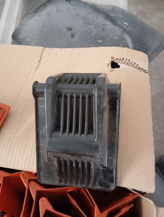 Cantoneras de plástico naranja