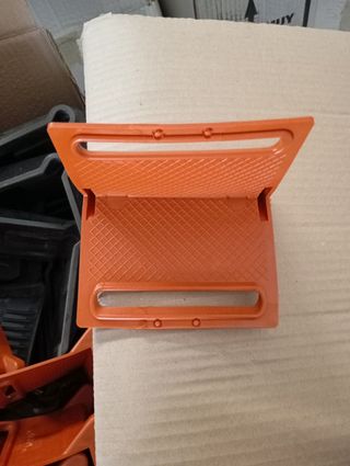 Cantoneras de plástico naranja