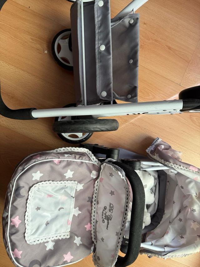 Carrito de juguete con estrellas