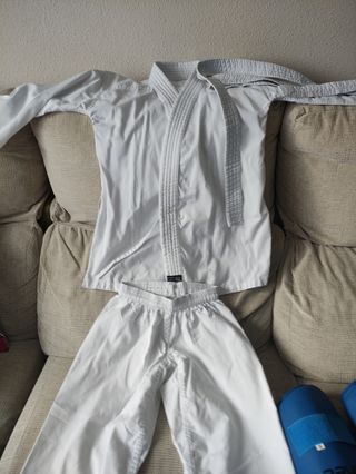 Traje Kárate Blanco y Protecciones