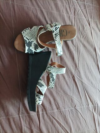 Sandalias cuña Georges Rech 38 pitón