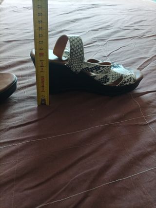 Sandalias cuña Georges Rech 38 pitón