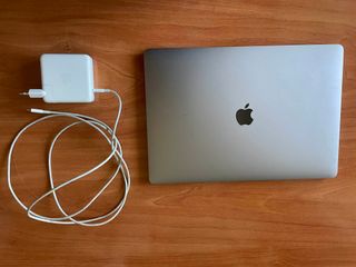 MacBook Pro 15” 2019 i9 / 16GB RAM / 512GB SSD
