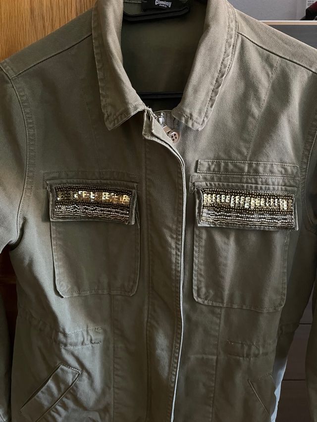 Sobrecamisa Ciminy Verde Militar con Bordados