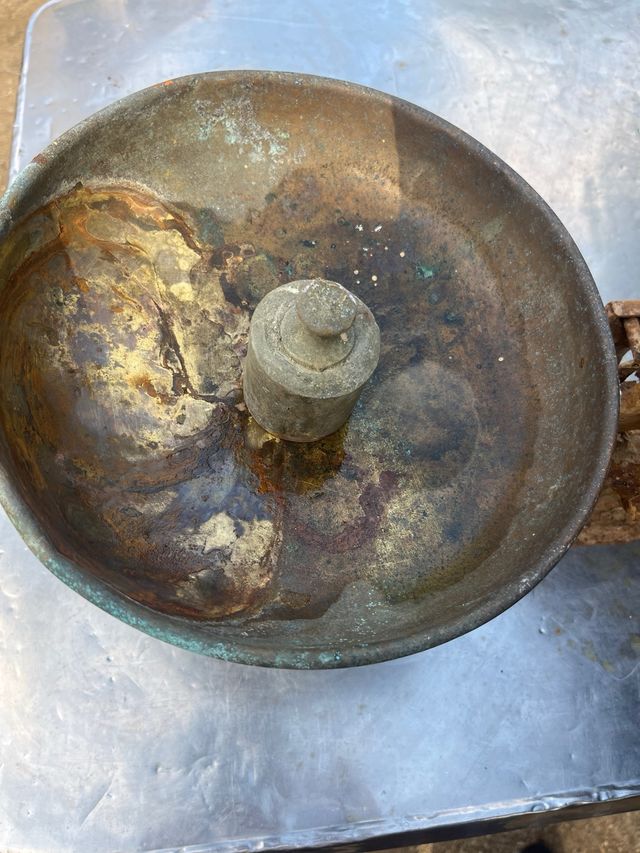 Balanza antigua de hierro