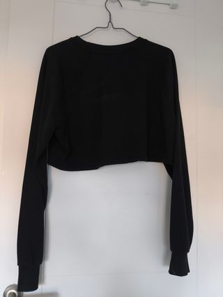 Sudadera corta negra