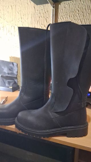 Botas altas negras sin estrenar