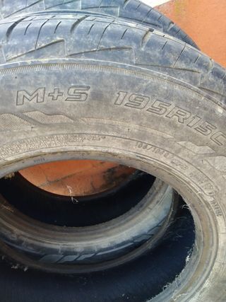 4 Neumáticos 195R15C M+S