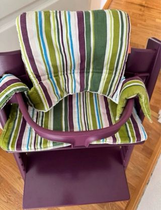 Trona Stokke de madera morada