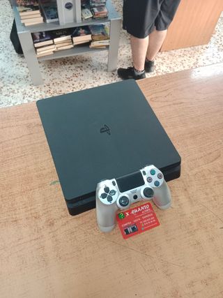 CONSOLA SONY PS4 SLIM 500GB 12.52 CON CABLES Y MAN