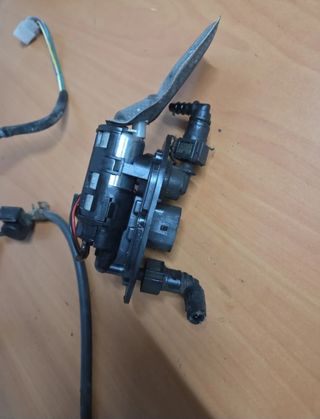 Bomba Gasolina y Medidor Wottan Storm 125