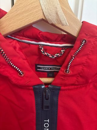 Cazadora Tommy Hilfiger Roja Canguro 1,52