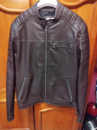 Cazadora efecto piel hombre