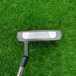 Putter de golf nuevo