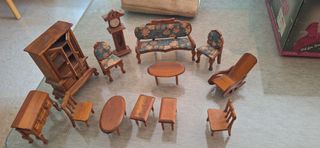 Mobiliario miniatura de madera