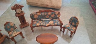 Mobiliario miniatura de madera