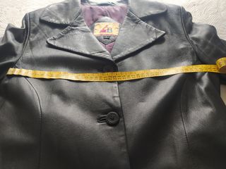 Gabardina de piel ovina, negra, talla L

