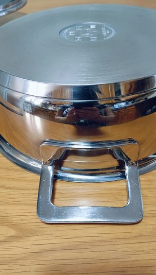 Maravillosa Olla Alessi 
DE INDUCCIÓN 