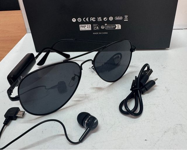 Gafas de sol piloto retro con auriculares