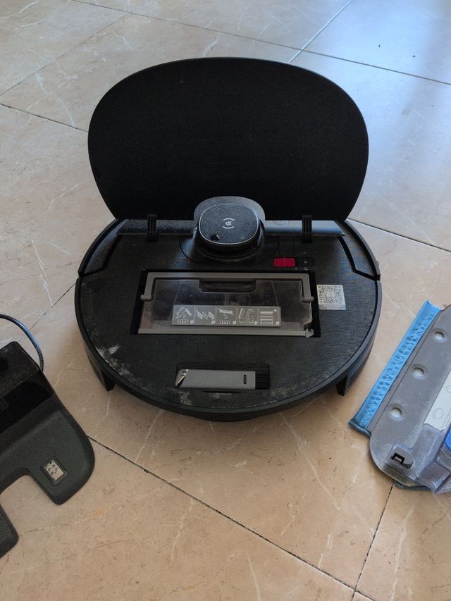 Robot Aspirador Deebot Ozmo 950