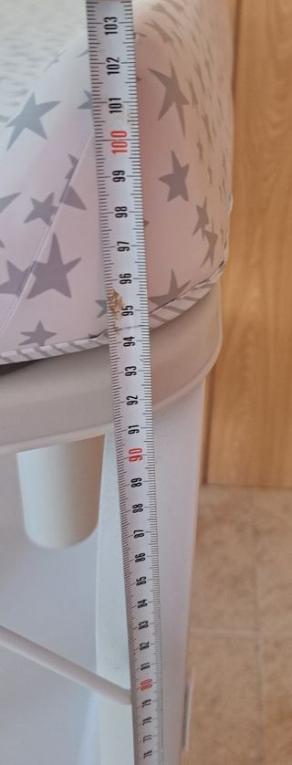 Mobile doccia-fasciatoio per neonati