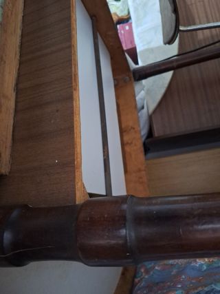 Tavolo rotondo di legno