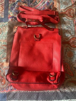 Zainetto ecopelle rosso con fibbie
