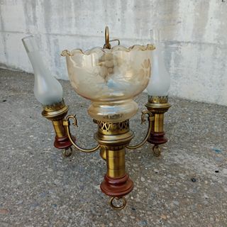 Lampara de araña de bronce, estilo clásico.