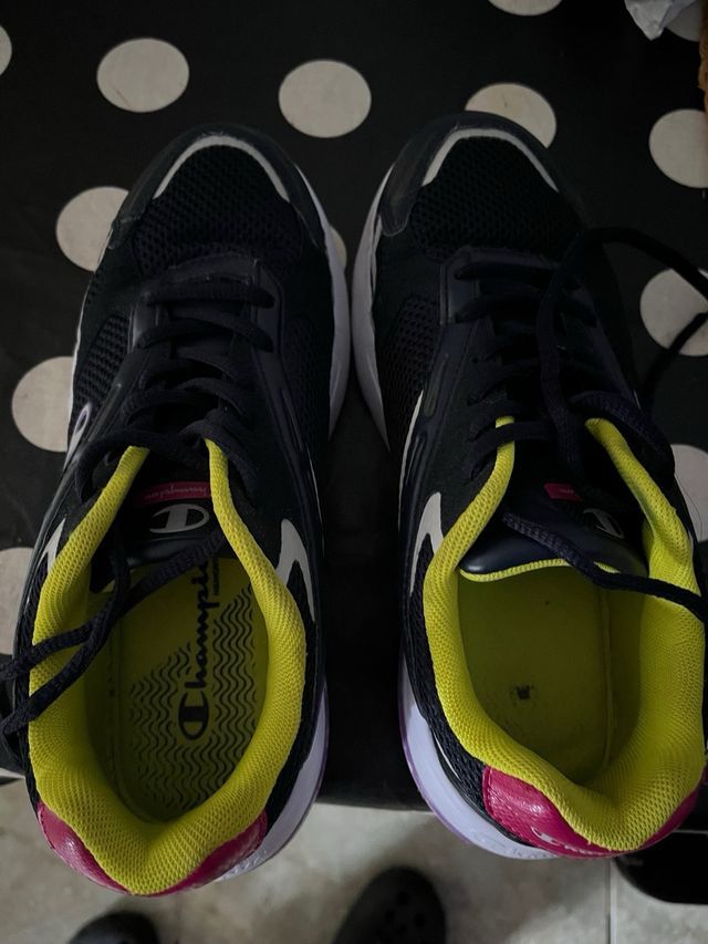 Zapatillas Champion Negras y Rosas