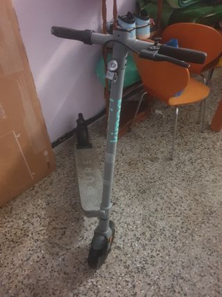 Patinete eléctrico PURE gris