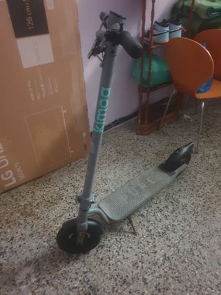 Patinete eléctrico PURE gris