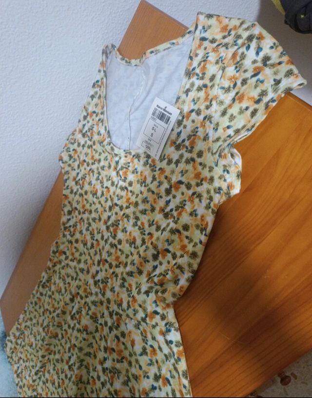 Vestido floral amarillo talla S