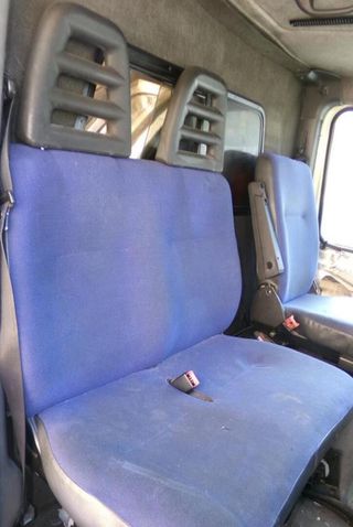 Asiento delantero derecho iveco daily 2.3 d 79475