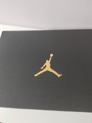 Jordan Negro Naranja Talla 42