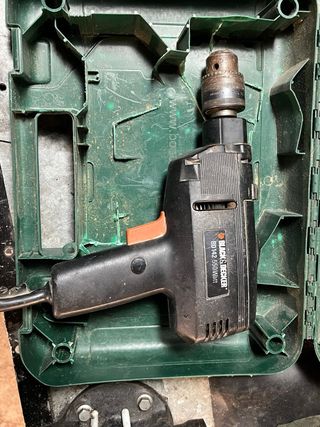 Taladro Black & Decker 550W BD142