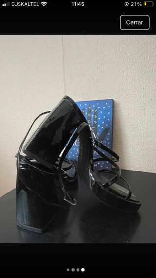 Tacones Bershka negros