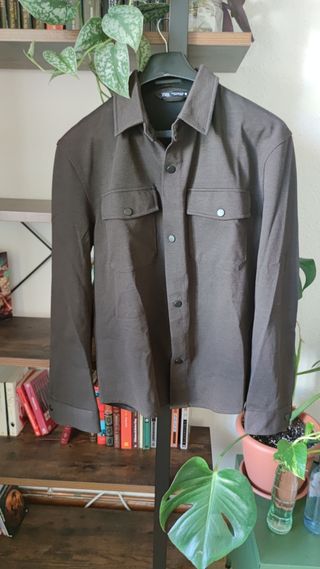 Sobrecamisa marrón oscura M de Zara