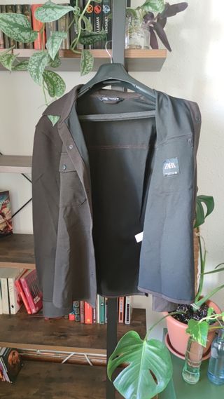 Sobrecamisa marrón oscura M de Zara
