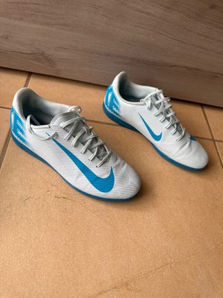 Zapatillas Nike Futbol Sala Blancas y Azules