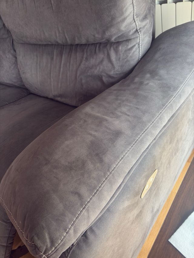 Sofá gris de 2 plazas que se puede separ entre ell