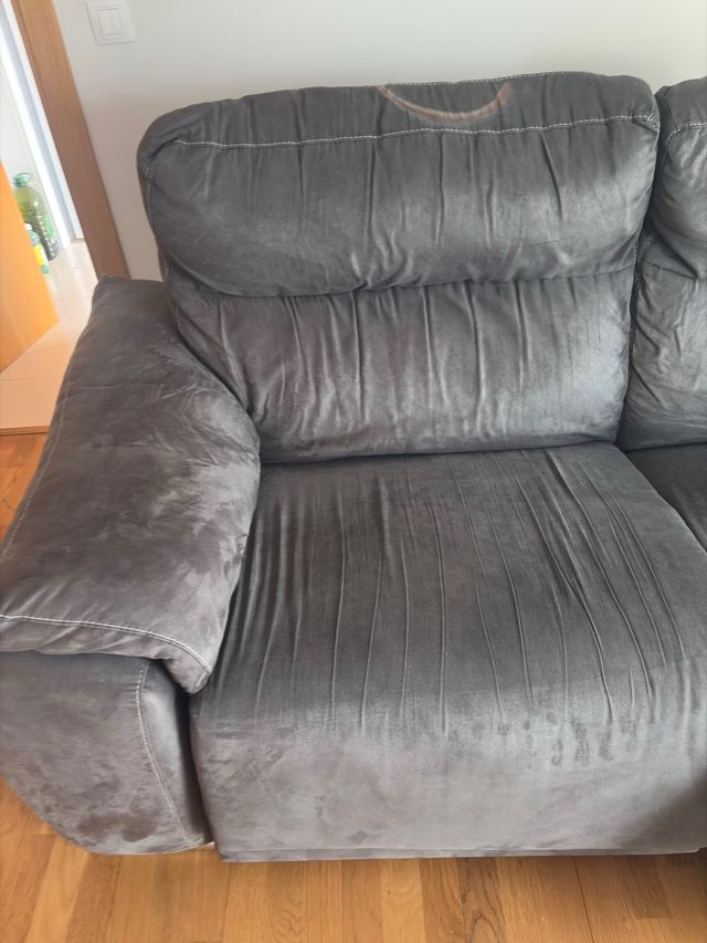 Sofá gris de 2 plazas que se puede separ entre ell